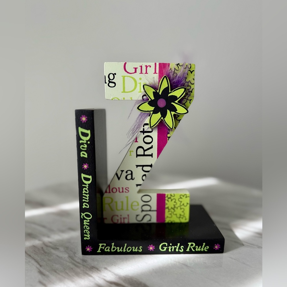 Girls Rule “Z” Shaped Decorative Colorful Shelf Bookend